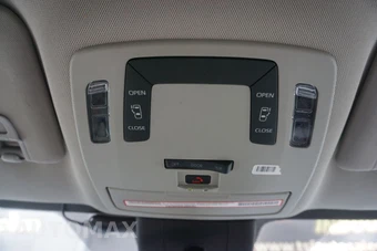 2022 Toyota Sienna LE 8-Passenger 120.5" WB - miniatura 58