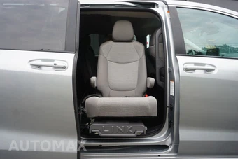2022 Toyota Sienna LE 8-Passenger 120.5" WB - miniatura 8