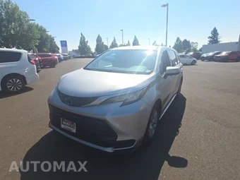 2022 Toyota Sienna LE 8-Passenger 120.5" WB