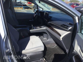 2022 Toyota Sienna LE 8-Passenger 120.5" WB - miniatura 5