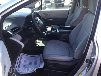 2022 Toyota Sienna LE 8-Passenger 120.5" WB - miniatura 9
