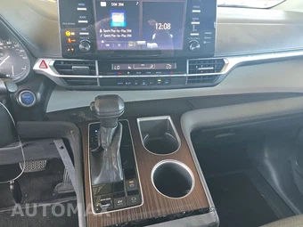 2022 Toyota Sienna LE 8-Passenger 120.5" WB - miniatura 11