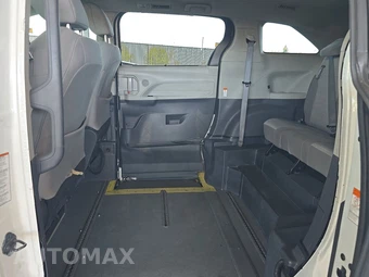 2022 Toyota Sienna LE 8-Passenger 120.5" WB - miniatura 13