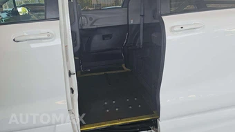 2022 Toyota Sienna LE 8-Passenger 120.5" WB - miniatura 35