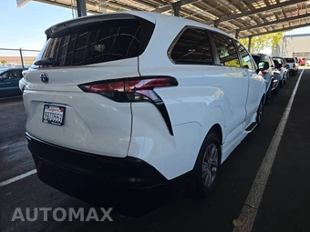 2022 Toyota Sienna LE 8-Passenger 120.5" WB - miniatura 4