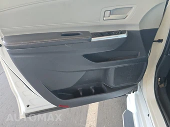 2022 Toyota Sienna LE 8-Passenger 120.5" WB - miniatura 9