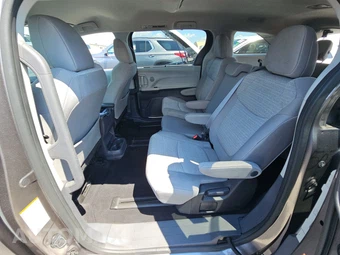 2022 Toyota Sienna LE 8-Passenger 120.5" WB - miniatura 13