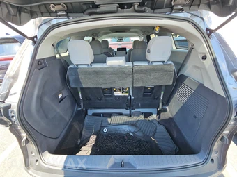 2022 Toyota Sienna LE 8-Passenger 120.5" WB - miniatura 17