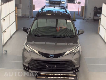 2022 Toyota Sienna LE 8-Passenger 120.5" WB - miniatura 2