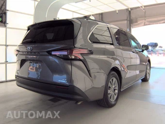 2022 Toyota Sienna LE 8-Passenger 120.5" WB - miniatura 4