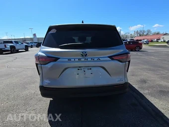 2022 Toyota Sienna LE 8-Passenger 120.5" WB - miniatura 4
