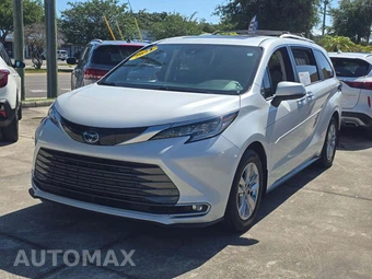 2022 Toyota Sienna Limited 7-Passenger 120.5" WB