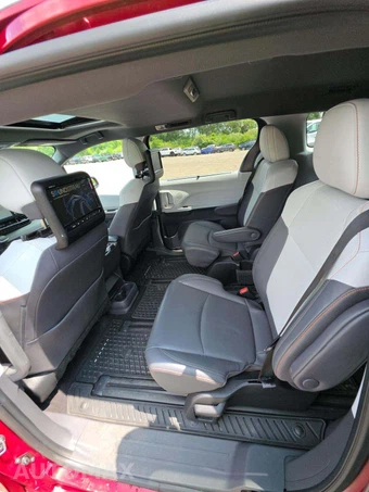 2022 Toyota Sienna XLE 7-Passenger 120.5" WB - miniatura 10
