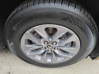 2022 Toyota Sienna XLE 7-Passenger 120.5" WB - miniatura 9