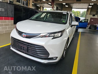 2022 Toyota Sienna XLE 7-Passenger 120.5" WB