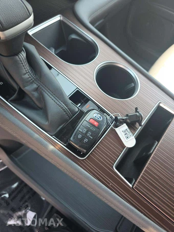2022 Toyota Sienna XLE 7-Passenger 120.5" WB - miniatura 8