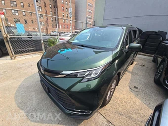 2022 Toyota Sienna XLE 8-Passenger 120.5" WB