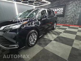 2022 Toyota Sienna XLE 8-Passenger 120.5" WB
