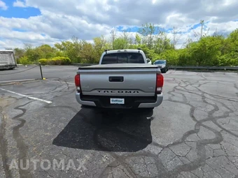 2022 Toyota Tacoma SR Crew Cab Medium Bed - miniatura 4