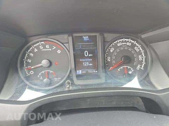 2022 Toyota Tacoma SR Crew Cab Medium Bed - miniatura 10