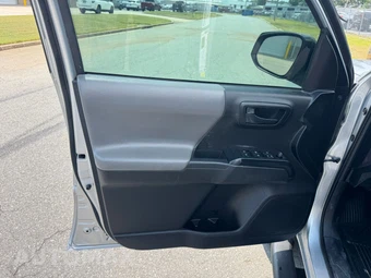 2022 Toyota Tacoma SR Crew Cab Medium Bed - miniatura 12
