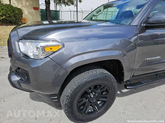2022 Toyota Tacoma SR Crew Cab Medium Bed - miniatura 8