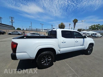 2022 Toyota Tacoma SR5 Crew Cab Medium Bed - miniatura 4