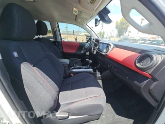 2022 Toyota Tacoma SR5 Crew Cab Medium Bed - miniatura 8