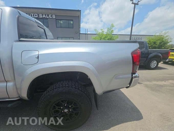 2022 Toyota Tacoma SR5 Crew Cab Medium Bed - miniatura 21