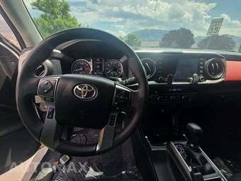 2022 Toyota Tacoma SR5 Crew Cab Medium Bed - miniatura 10