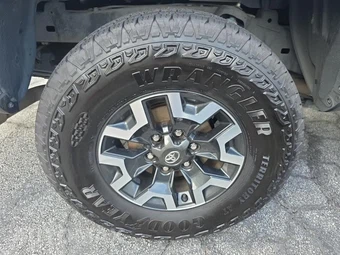 2022 Toyota Tacoma TRD Off-Road Crew Cab Medium Bed - miniatura 10