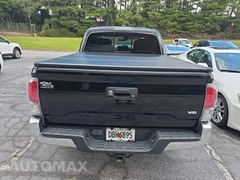 2022 Toyota Tacoma TRD Off-Road Crew Cab Medium Bed - miniatura 5
