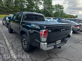 2022 Toyota Tacoma TRD Off-Road Crew Cab Medium Bed - miniatura 6