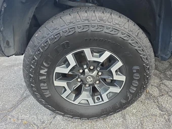 2022 Toyota Tacoma TRD Off-Road Crew Cab Medium Bed - miniatura 8