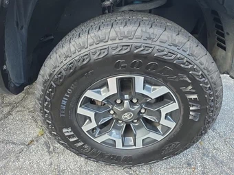 2022 Toyota Tacoma TRD Off-Road Crew Cab Medium Bed - miniatura 9