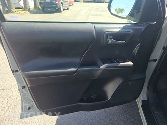 2022 Toyota Tacoma TRD Off-Road Crew Cab Medium Bed - miniatura 9
