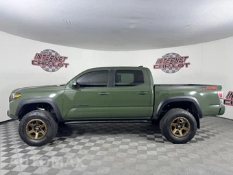 2022 Toyota Tacoma TRD Off-Road Crew Cab Medium Bed - miniatura 4