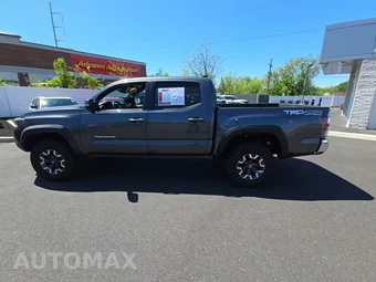 2022 Toyota Tacoma TRD Off-Road Crew Cab Medium Bed - miniatura 3