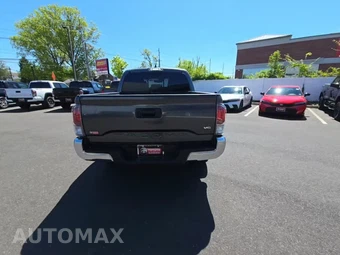 2022 Toyota Tacoma TRD Off-Road Crew Cab Medium Bed - miniatura 4