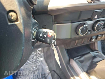 2022 Toyota Tacoma TRD Off-Road Crew Cab Medium Bed - miniatura 8