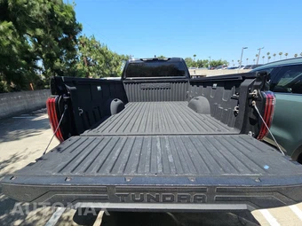 2022 Toyota Tundra Platinum Crew Cab Medium Bed - miniatura 16
