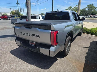 2022 Toyota Tundra Platinum Crew Cab Short Bed - miniatura 3