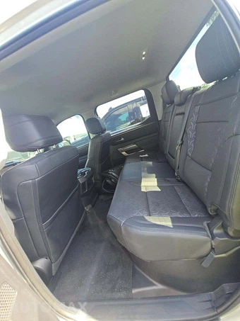 2022 Toyota Tundra SR5 Crew Cab Medium Bed - miniatura 13