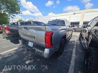 2022 Toyota Tundra SR5 Crew Cab Medium Bed - miniatura 3
