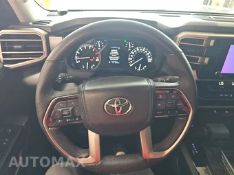 2022 Toyota Tundra SR5 Crew Cab Short Bed - miniatura 10