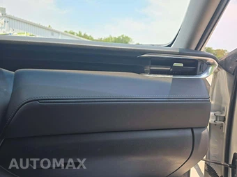 2022 Toyota Venza LE - miniatura 16