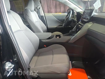 2022 Toyota Venza LE - miniatura 8
