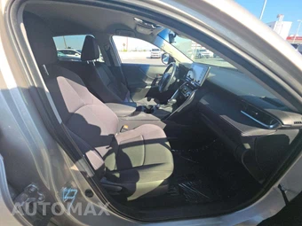 2022 Toyota Venza LE – miniatura 15