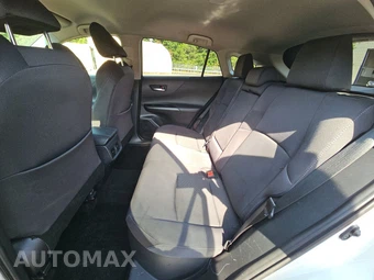 2022 Toyota Venza LE – miniatura 13