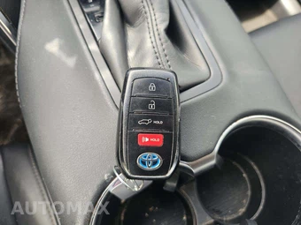 2022 Toyota Venza XLE - miniatura 8